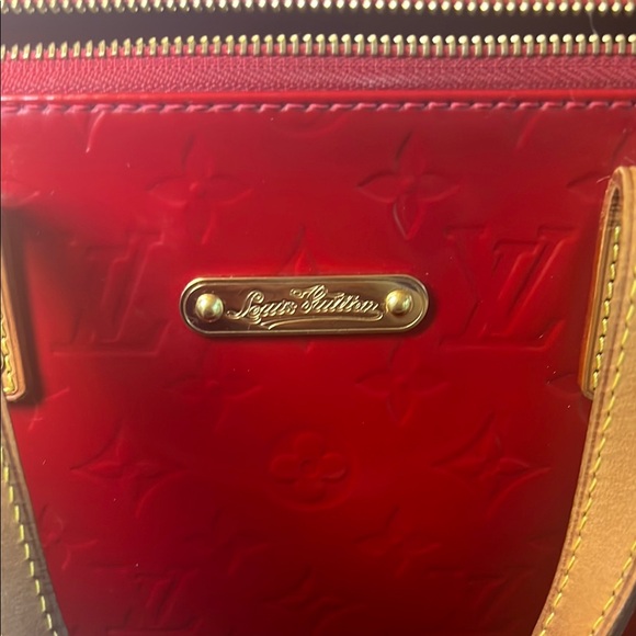 Louis Vuitton Vernis Red Embossed Bellevue Patent Leather Tote Bag - Picture 4 of 15